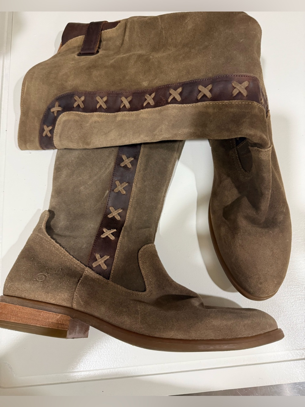 Born Suede Pull-On Boots in Brown like new 9.5